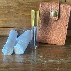 purfume holder on the go